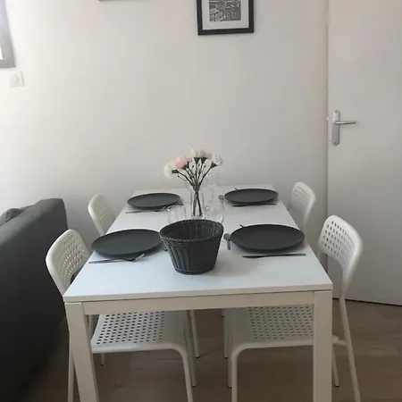 Paisible Proche Centre Apartment